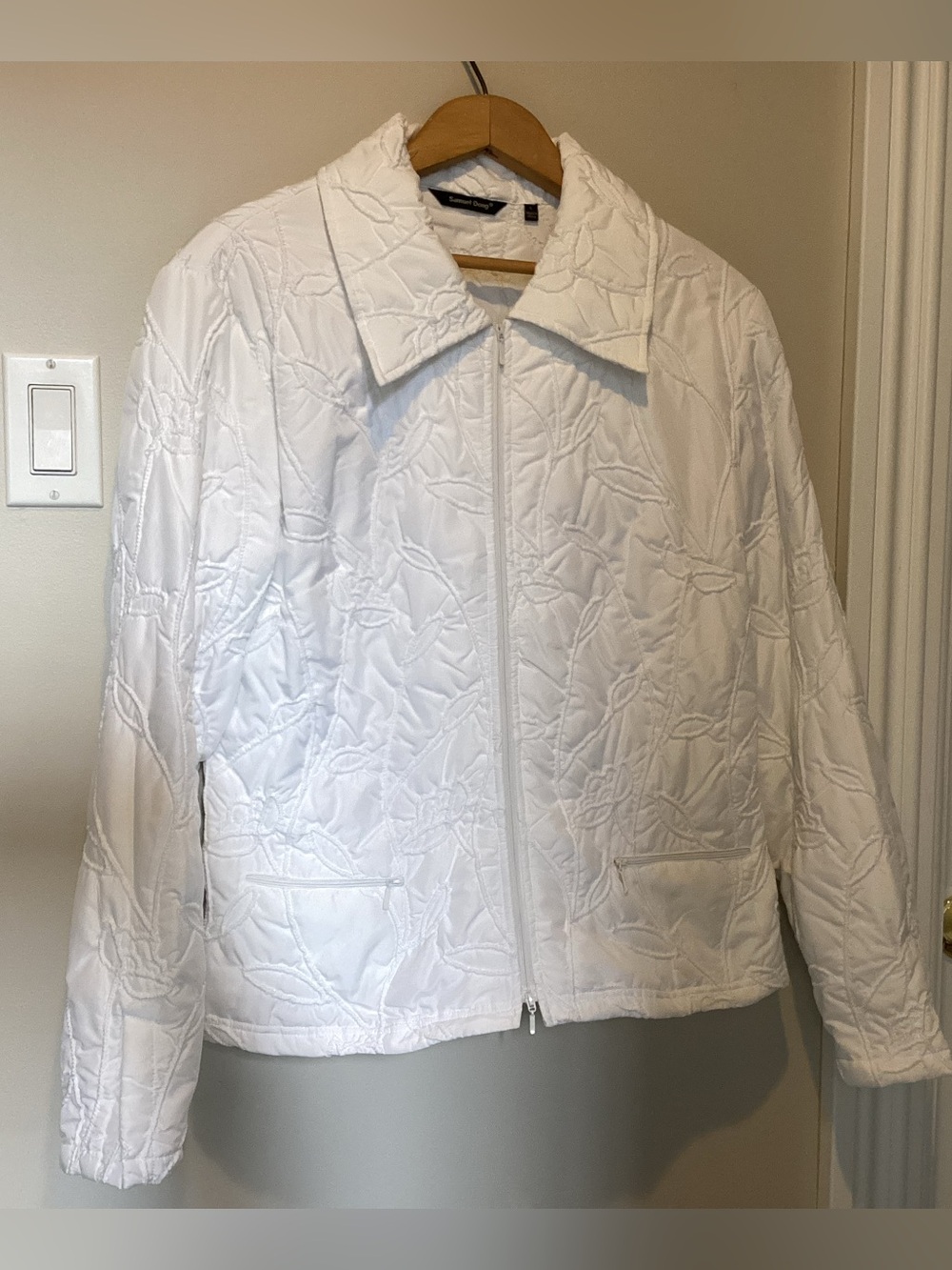 White textured jacket by Samuel Dong. Size L.